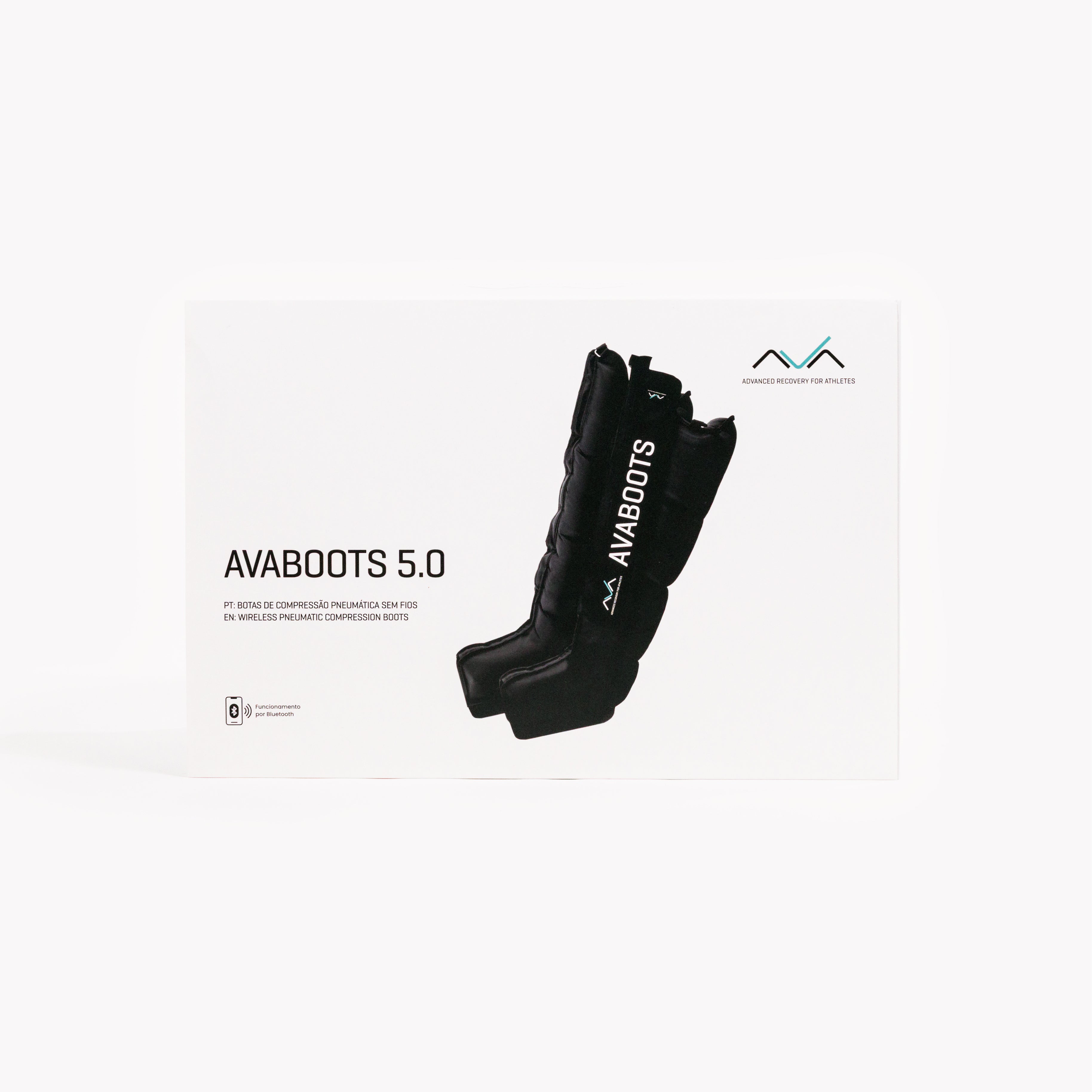 Caixa de venda branca das AVABoots 5.0, com a imagem das botas de compressão pneumática sem fios impressa na frente e o logótipo AVA no canto superior direito.